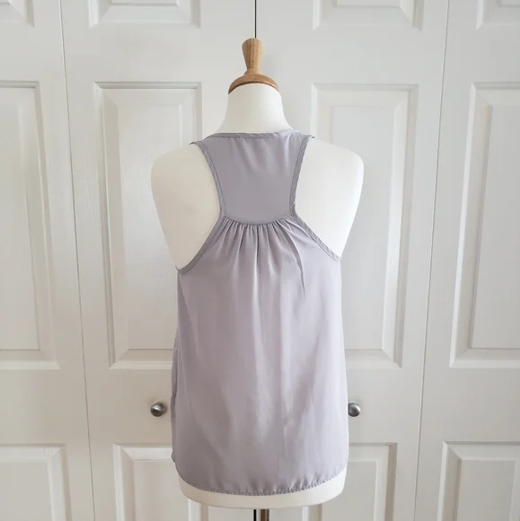 NWOT Guess Ruffle Tank ToP - Picture 3 of 4